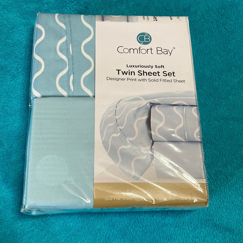 New 3 Pc. Twin Bed Sheet Set.